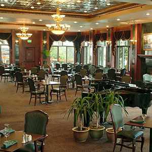 Pike's Waterfront Lodge