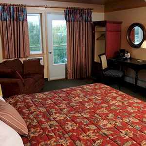 Pike's Waterfront Lodge