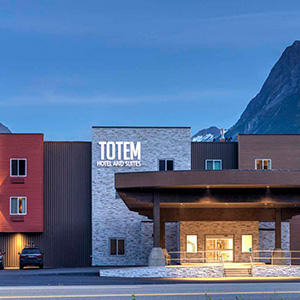Totem Hotel & Suites